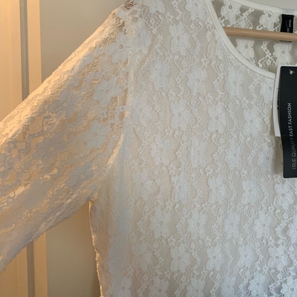 🆕 Plus Sized Lace Peplum Dress - Picture 4 of 7